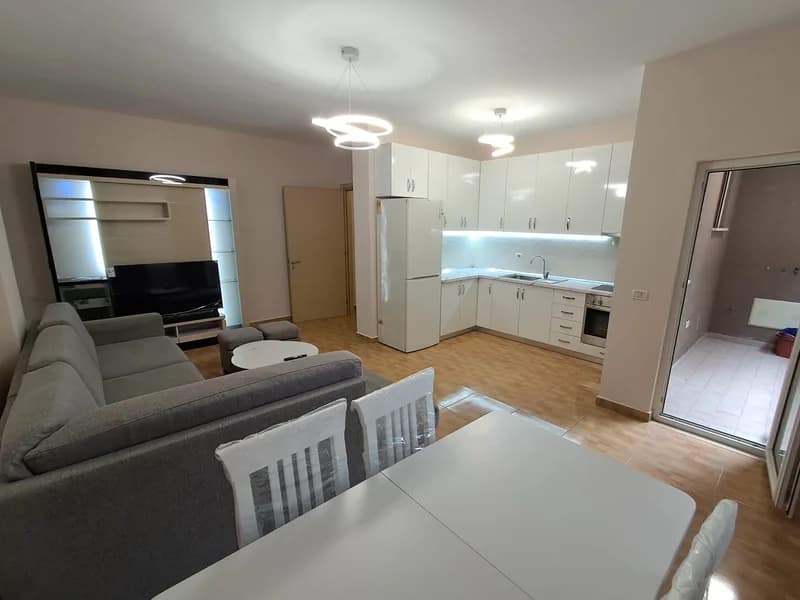 Apartament 1+1 per shitje, qender Shkoder